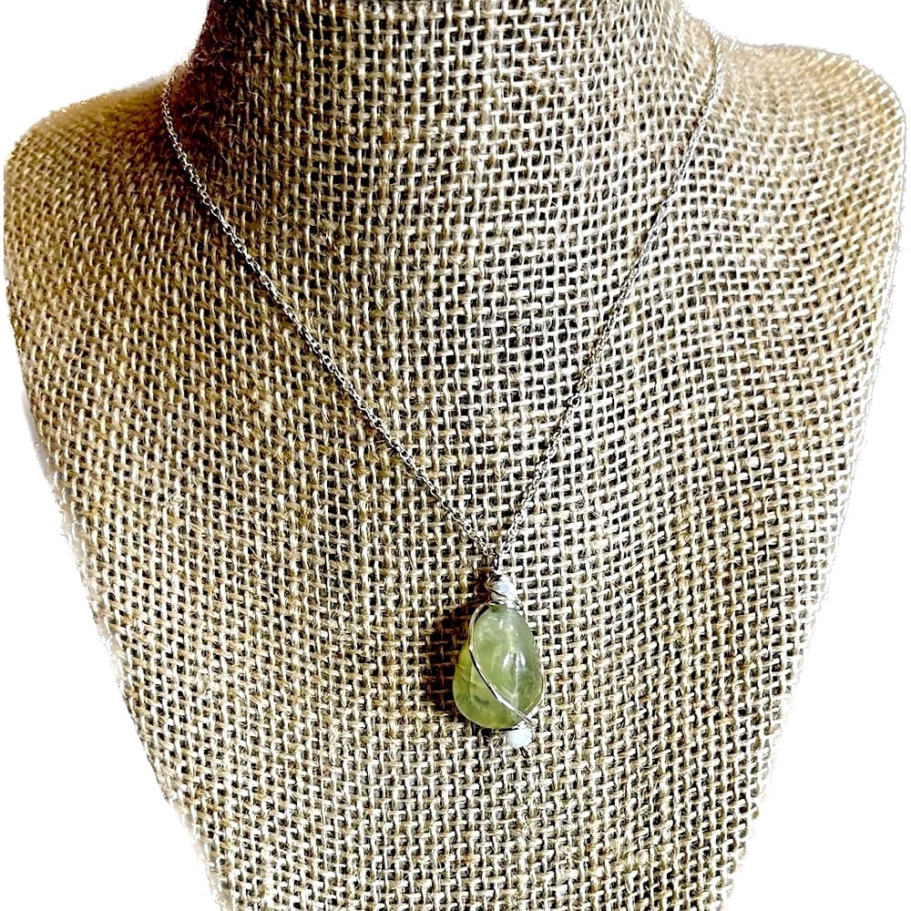 Handcrafted‎ natural peridot silver plated wired wrapped nugget 18” silver Chain